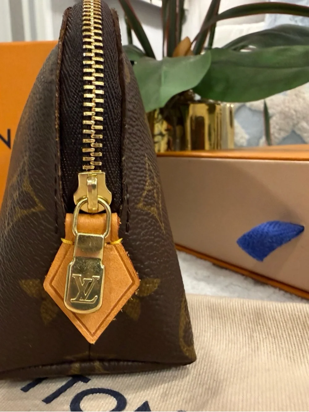 Louis Vuitton Monogram Cosmetic Pouch - EUC! - Picture 5 of 12